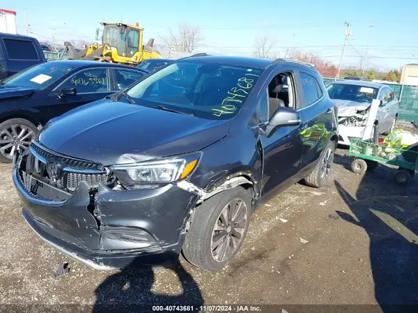 KL4CJBSB2JB620255 2018 BUICK ENCORE - Image 2