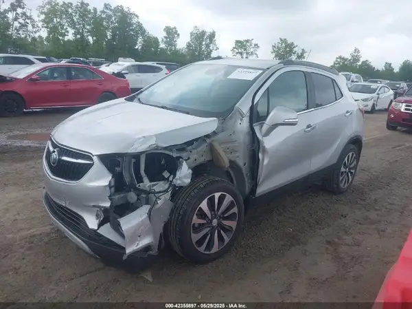KL4CJBSB3JB638361 2018 BUICK ENCORE - Image 2