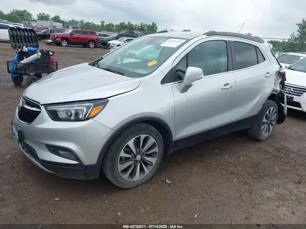 KL4CJBSB6JB698067 2018 BUICK ENCORE - Image 2