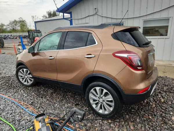 KL4CJBSBXHB000750 2017 BUICK ENCORE - Image 2