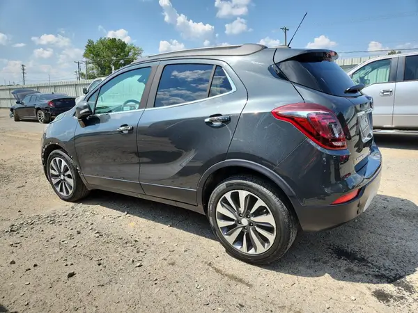KL4CJBSBXJB700502 2018 BUICK ENCORE - Image 2