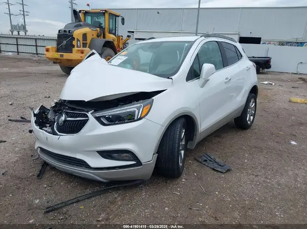 KL4CJCSB0JB562958 2018 BUICK ENCORE - Image 2