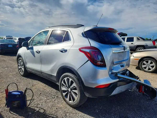 KL4CJCSB0JB569778 2018 BUICK ENCORE - Image 2