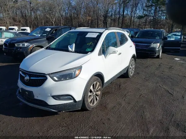 KL4CJCSB0JB581042 2018 BUICK ENCORE - Image 2
