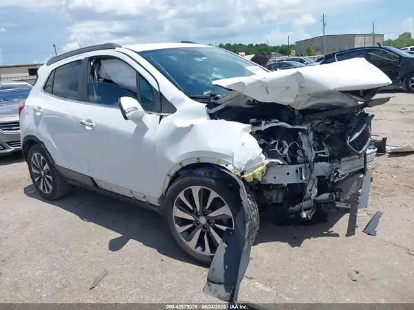 KL4CJCSB2JB643427 2018 BUICK ENCORE - Image 1