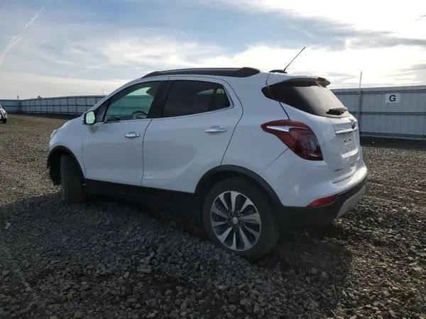 KL4CJCSB2JB657733 2018 BUICK ENCORE - Image 2