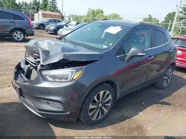 KL4CJCSB3JB563215 2018 BUICK ENCORE - Image 2