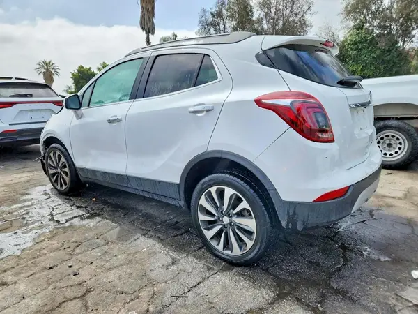 KL4CJCSB3LB056706 2020 BUICK ENCORE - Image 2