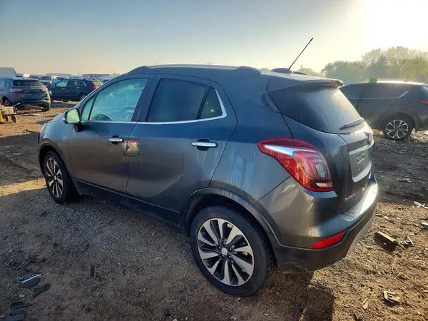 KL4CJCSB7JB553724 2018 BUICK ENCORE - Image 2