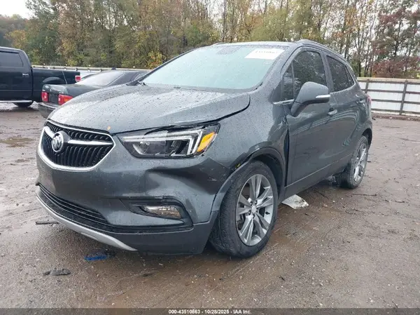 KL4CJCSB8JB661317 2018 BUICK ENCORE - Image 2