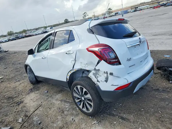 KL4CJCSB8JB697587 2018 BUICK ENCORE - Image 2