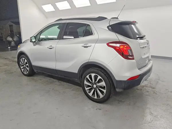 KL4CJCSB9JB647698 2018 BUICK ENCORE - Image 2