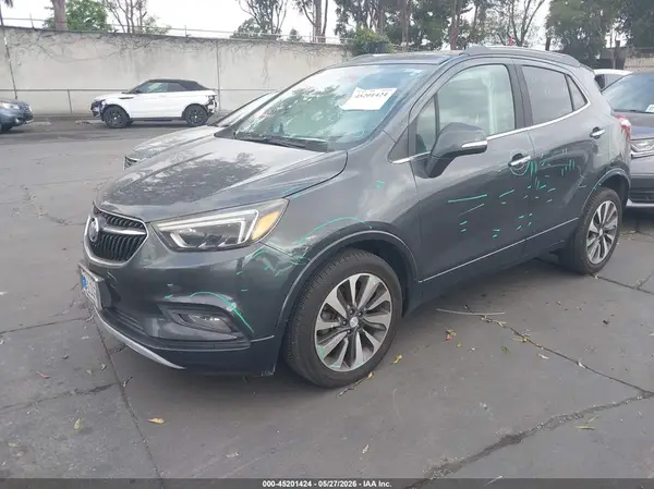 KL4CJCSBXJB587317 2018 BUICK ENCORE - Image 2