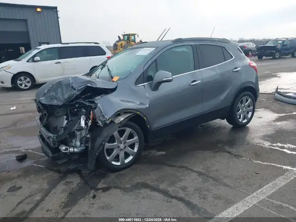 KL4CJCSM8KB749299 2019 BUICK ENCORE - Image 2