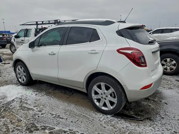 KL4CJDSB0JB557572 2018 BUICK ENCORE - Image 2