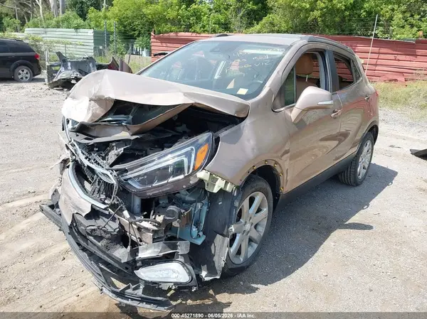 KL4CJDSB4JB570468 2018 BUICK ENCORE - Image 2