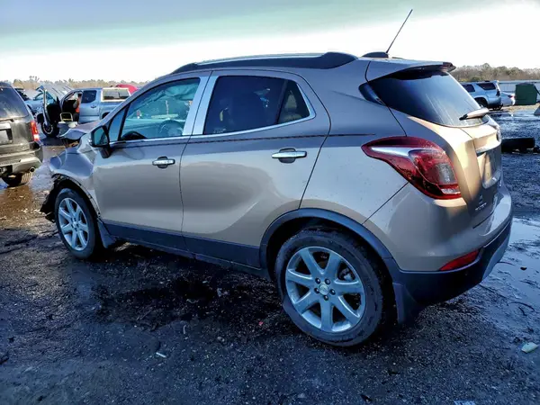 KL4CJDSB4JB638669 2018 BUICK ENCORE - Image 2