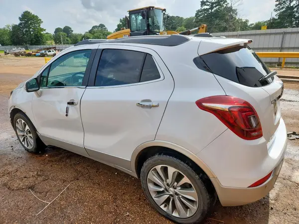 KL4CJDSBXHB010559 2017 BUICK ENCORE - Image 2
