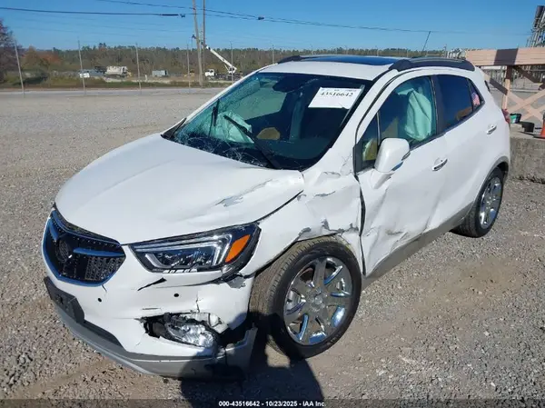 KL4CJDSBXJB610570 2018 BUICK ENCORE - Image 2