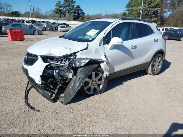 KL4CJDSM0JB569173 2018 BUICK ENCORE - Image 2