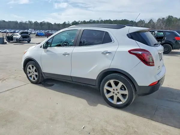 KL4CJDSM3JB569555 2018 BUICK ENCORE - Image 2