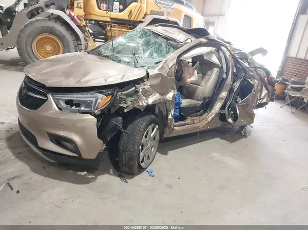 KL4CJDSM6JB624922 2018 BUICK ENCORE - Image 2