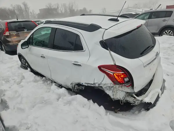 KL4CJESB1MB337903 2021 BUICK ENCORE - Image 2