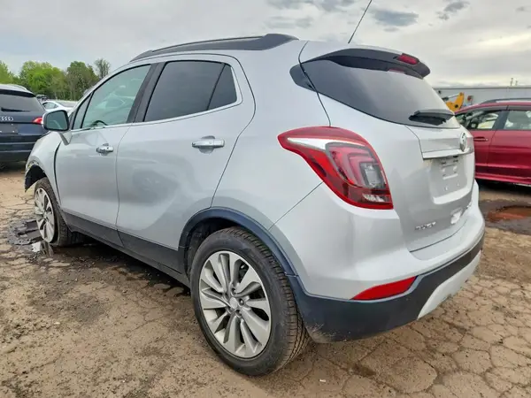 KL4CJESB8HB005558 2017 BUICK ENCORE - Image 2