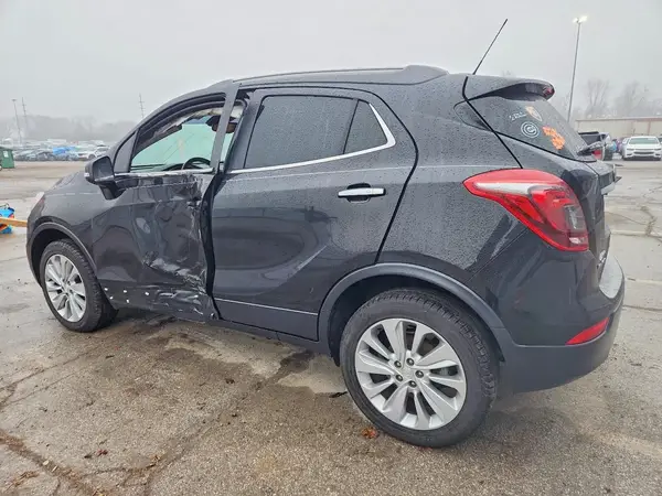 KL4CJESB8JB585786 2018 BUICK ENCORE - Image 2