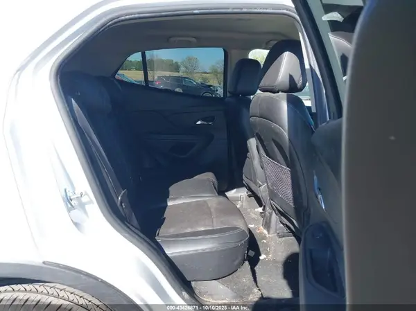KL4CJESM2MB375593 2021 BUICK ENCORE - Image 8