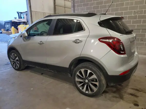 KL4CJESM2NB560146 2022 BUICK ENCORE - Image 2
