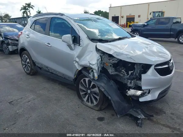 KL4CJESM3NB555456 2022 BUICK ENCORE - Image 1