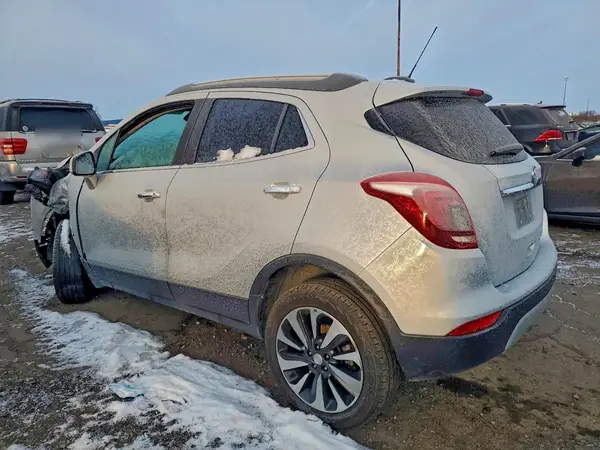 KL4CJESM5NB519025 2022 BUICK ENCORE - Image 2