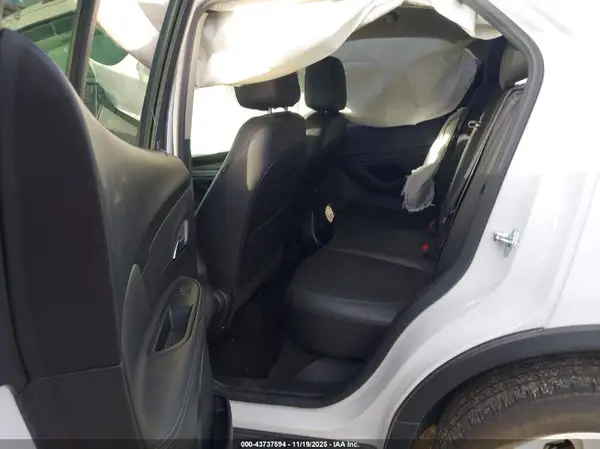 KL4CJESM6NB527246 2022 BUICK ENCORE - Image 8