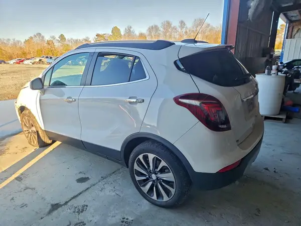 KL4CJESM8MB375808 2021 BUICK ENCORE - Image 2