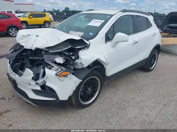 KL4CJESM8NB505880 2022 BUICK ENCORE - Image 2