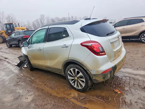 KL4CJESM9NB519559 2022 BUICK ENCORE - Image 2