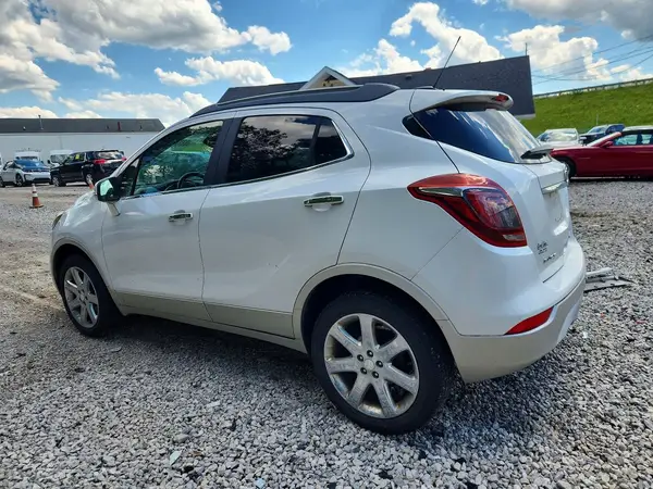 KL4CJFSB1HB084125 2017 BUICK ENCORE - Image 2