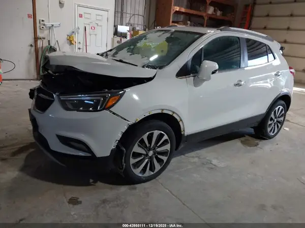 KL4CJGSB3JB532182 2018 BUICK ENCORE - Image 2