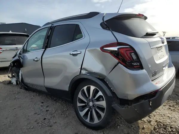 KL4CJHSB5JB555825 2018 BUICK ENCORE - Image 2