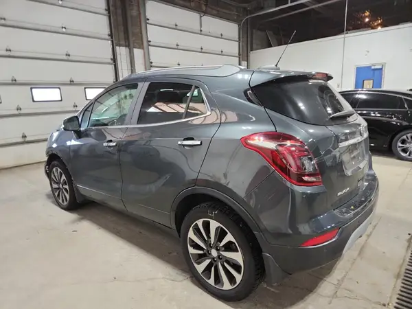 KL4CJHSM1JB689944 2018 BUICK ENCORE - Image 2