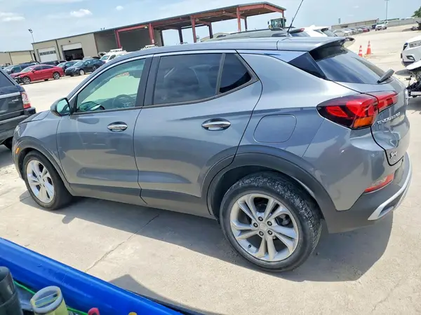 KL4MMBS21MB067145 2021 BUICK ENCORE - Image 2