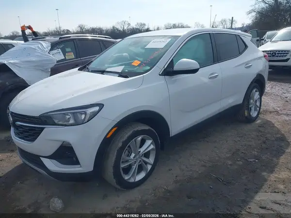 KL4MMBS22MB136795 2021 BUICK ENCORE GX - Image 2