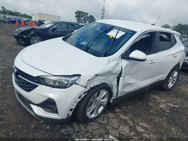 KL4MMBS22PB095279 2023 BUICK ENCORE GX - Image 2