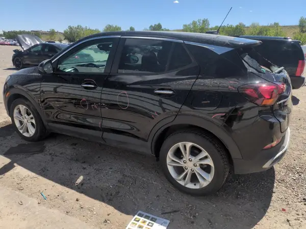 KL4MMBS23NB145765 2022 BUICK ENCORE - Image 2