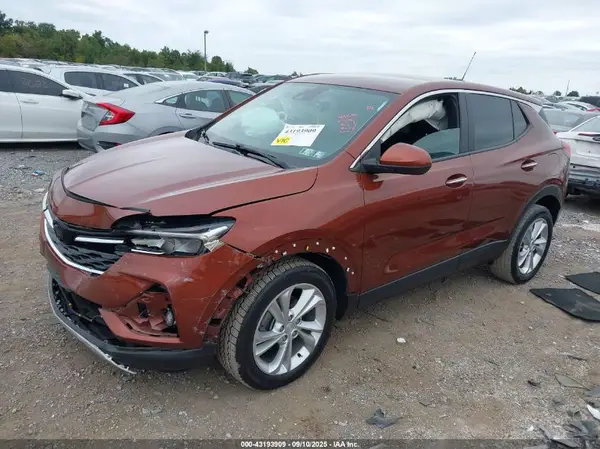 KL4MMBS26LB111879 2020 BUICK ENCORE GX - Image 2