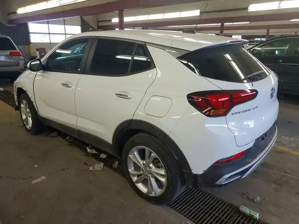 KL4MMBS26NB122173 2022 BUICK ENCORE - Image 2