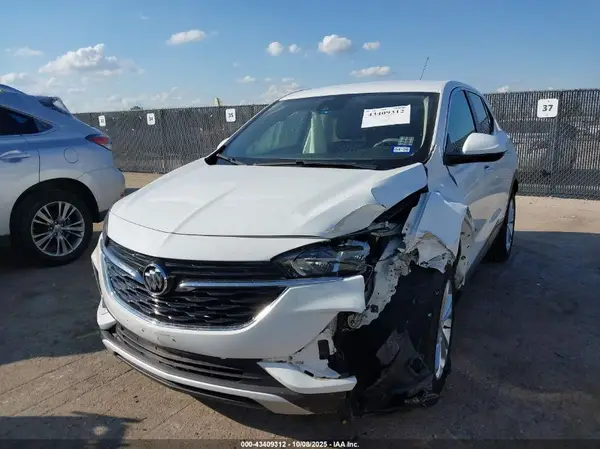 KL4MMBS26NB125963 2022 BUICK ENCORE GX - Image 2