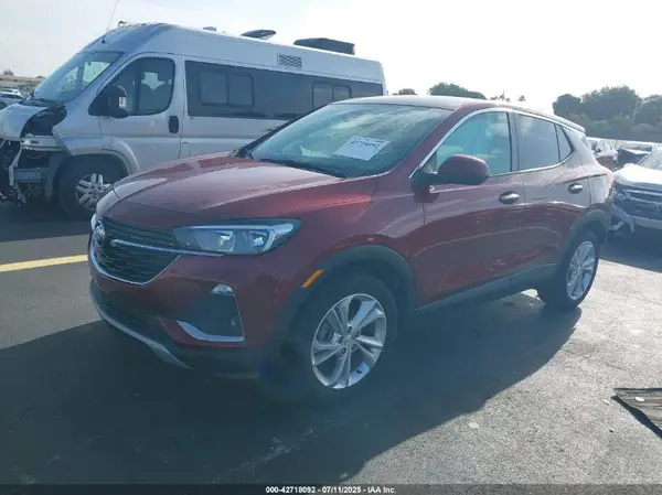KL4MMBS27NB126975 2022 BUICK ENCORE GX - Image 2