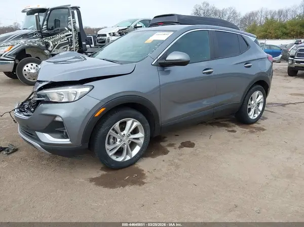 KL4MMBS28NB107805 2022 BUICK ENCORE GX - Image 2